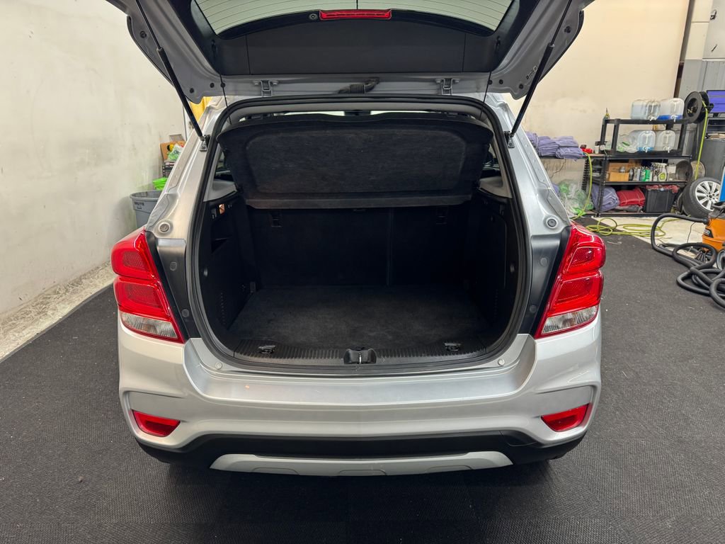 Used 2021 Chevrolet Trax LT AWD/4WD image 6