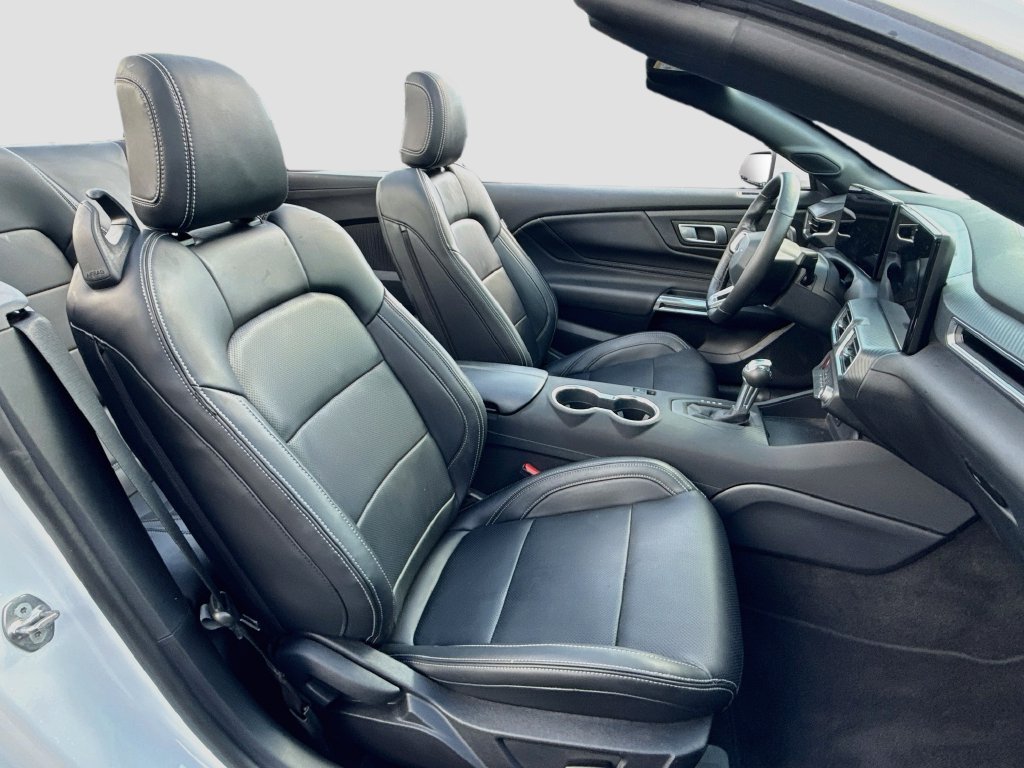 Used 2026 Ford Mustang Premium RWD image 30