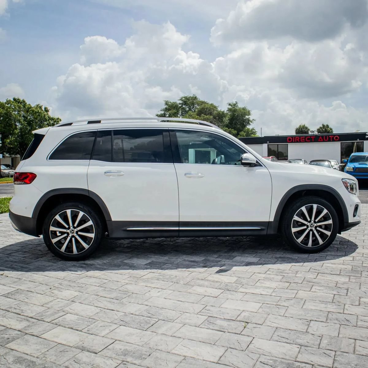 Used 2020 Mercedes-Benz GLB 250 w/ Premium Package image 8