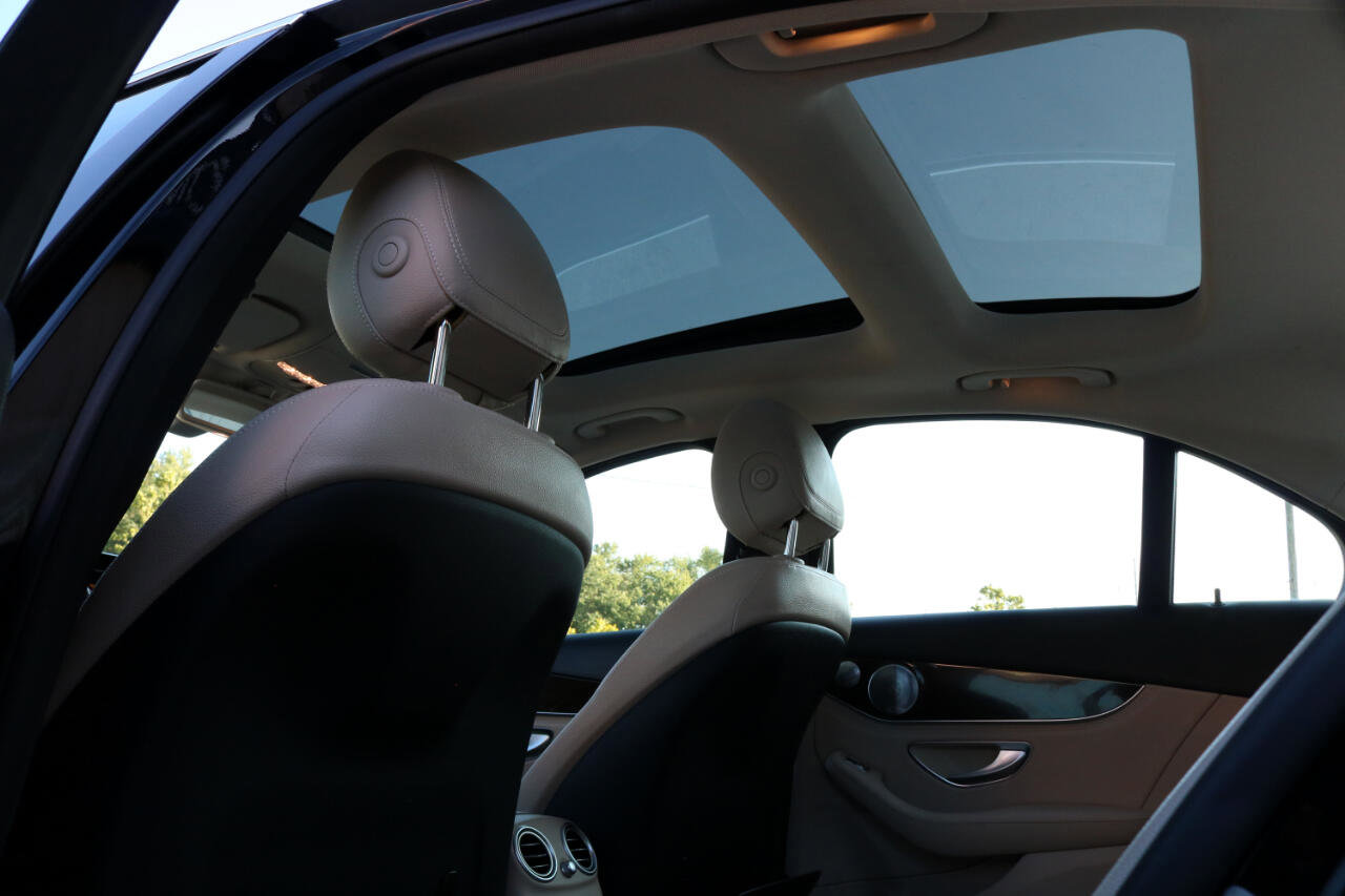 Used 2015 Mercedes-Benz C 300 4MATIC Sedan image 32