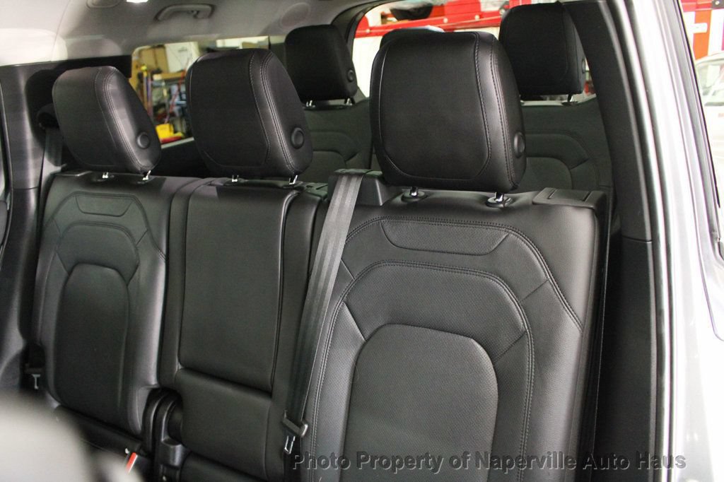 Used 2023 Land Rover Defender 130 SE AWD/4WD image 32