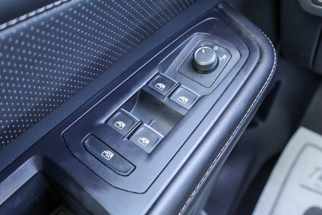 Used 2024 Volkswagen Atlas SE FWD image 17