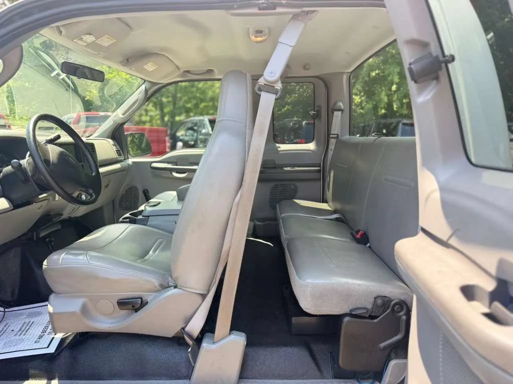Used 2004 Ford F350 XL AWD/4WD image 11