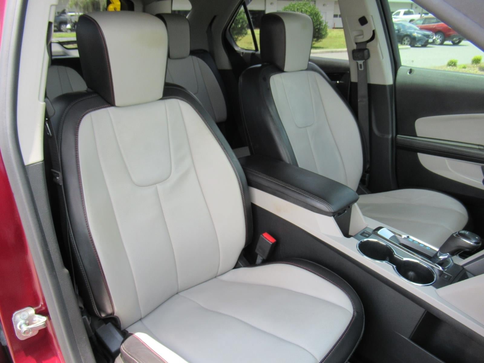 Used 2016 Chevrolet Equinox LTZ w/ Enhanced Convenience Package FWD image 9