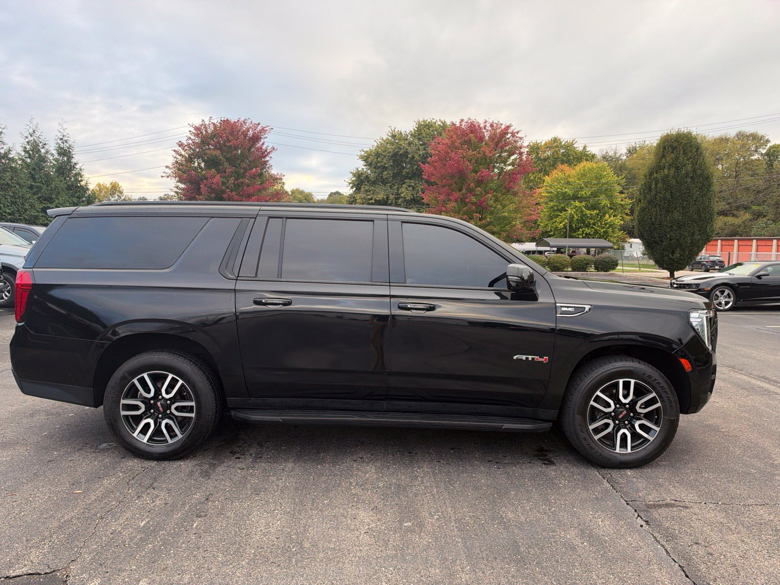 Used 2021 GMC Yukon XL AT4 w/ Rear Media and Nav Package AWD/4WD image 6