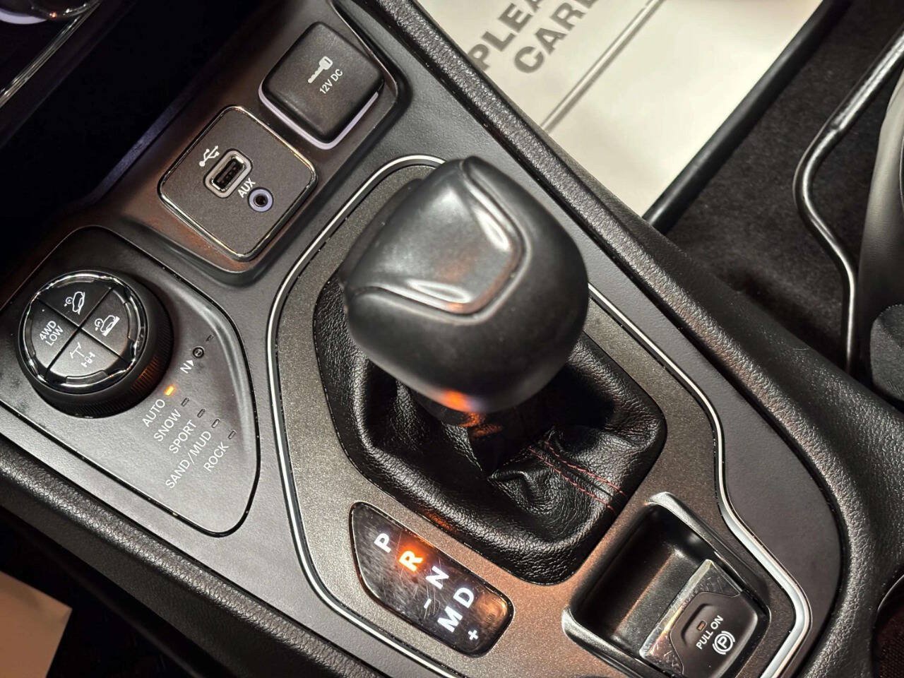 Used 2019 Jeep Cherokee Trailhawk w/ Cold Weather Group AWD/4WD image 30