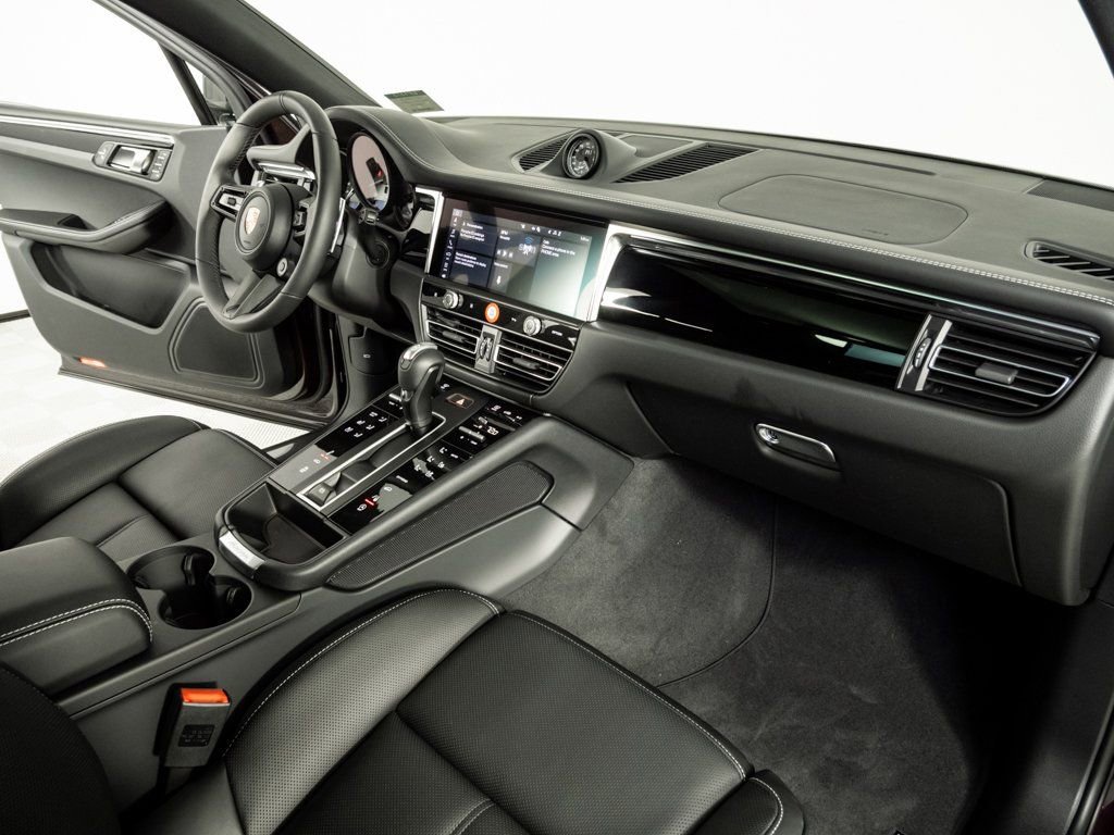 New 2026 Porsche Macan S image 25