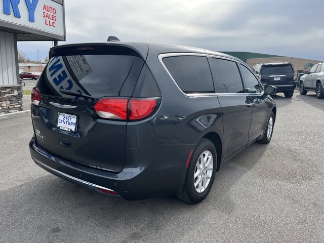 Used 2020 Chrysler Pacifica Touring w/ Advanced Safetytec Group image 12