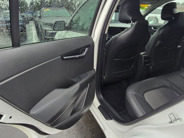 Certified 2023 Kia Niro EX image 18