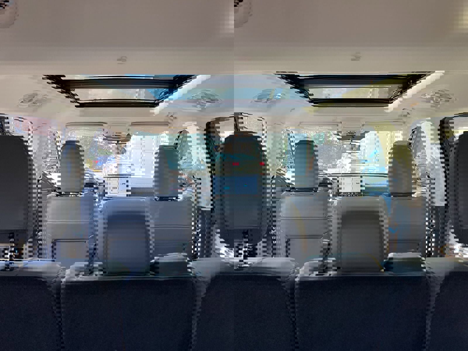 New 2025 Ford Explorer Active w/ Active Comfort Package image 12