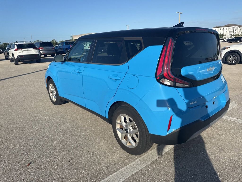 Certified 2024 Kia Soul S image 8