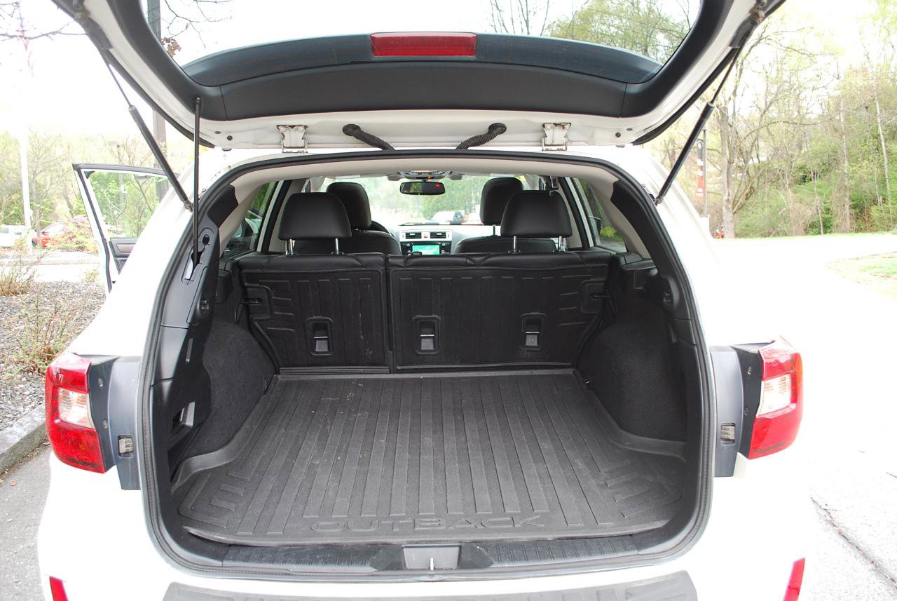 Used 2016 Subaru Outback 2.5i Limited AWD/4WD image 7