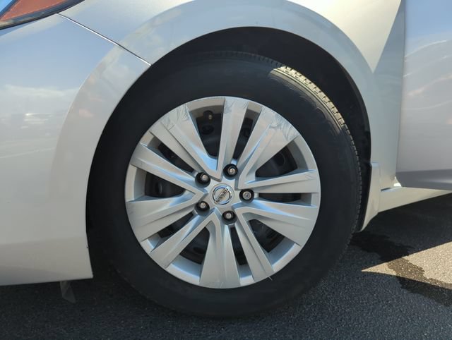 Certified 2023 Nissan Sentra S FWD image 46
