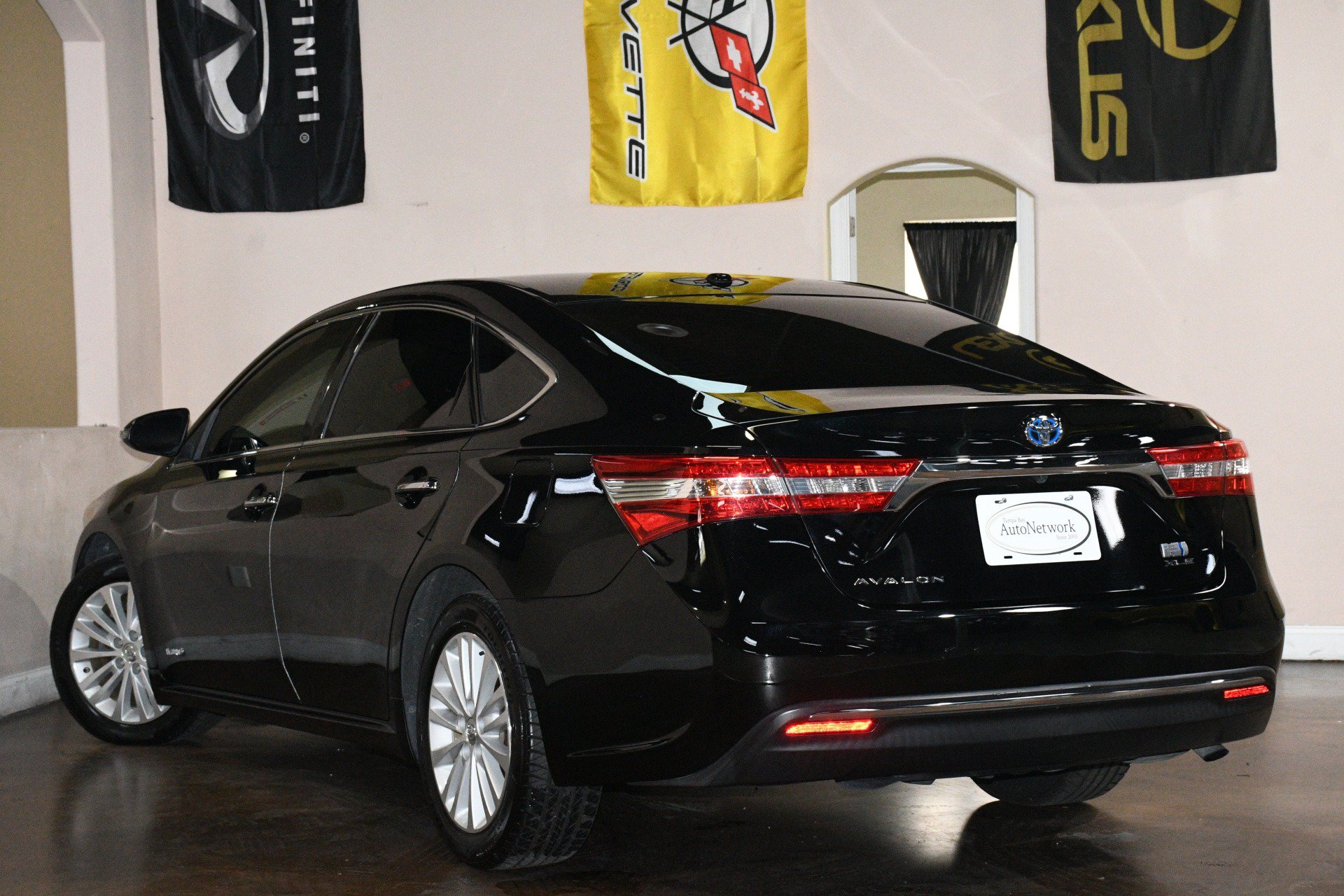 Used 2015 Toyota Avalon XLE Touring FWD image 6