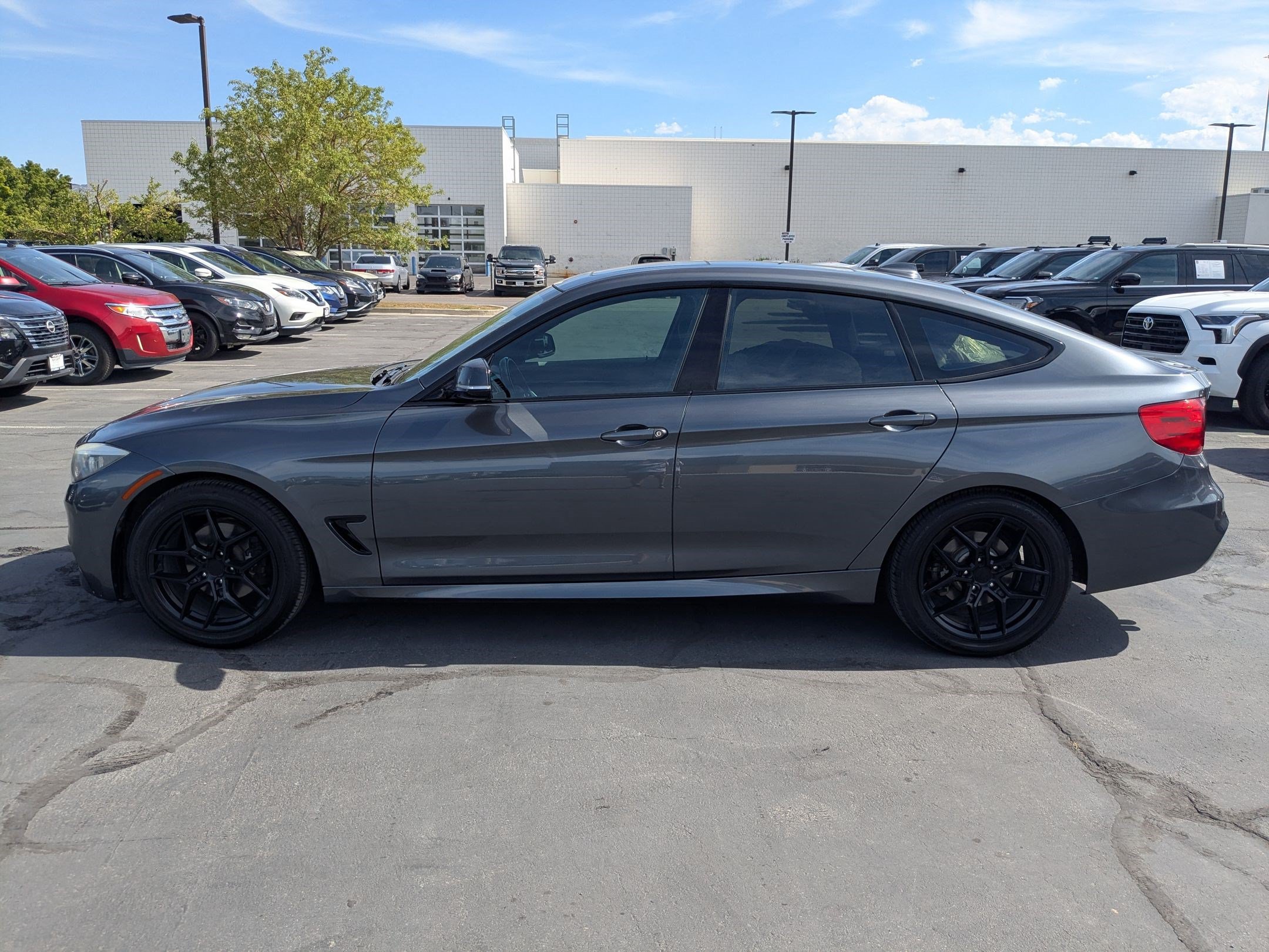 Used 2016 BMW 328i Gran Turismo xDrive AWD/4WD image 9