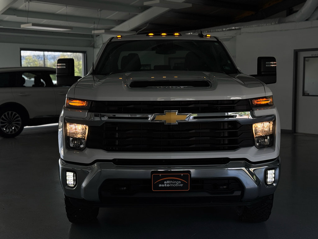 Used 2025 Chevrolet Silverado 2500 LT w/ Convenience Package AWD/4WD image 40