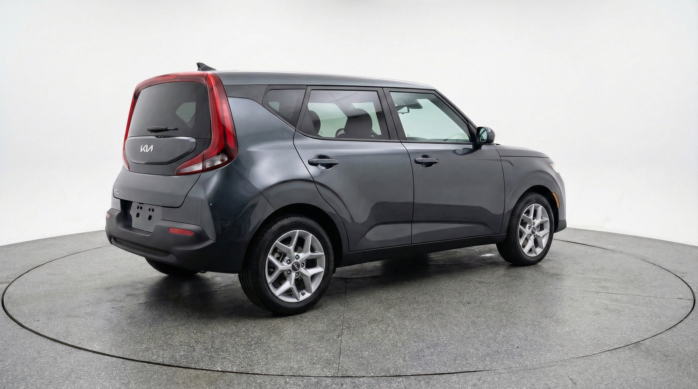 Used 2025 Kia Soul LX w/ LX Technology Package FWD image 9