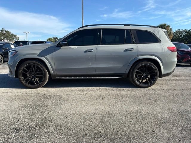 Used 2024 Mercedes-Benz GLS 580 4MATIC image 2
