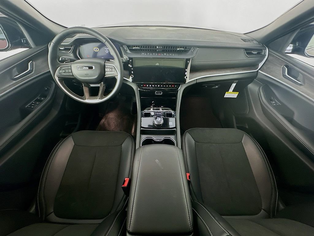 New 2026 Jeep Grand Cherokee L 2WD image 9