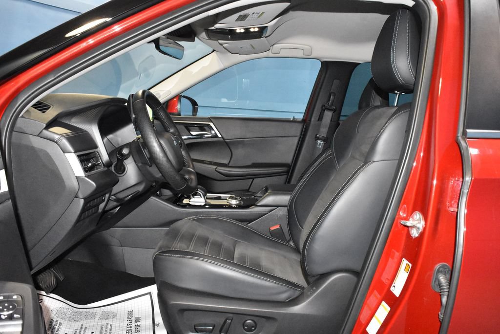 Used 2025 Mitsubishi Outlander SE AWD/4WD image 6