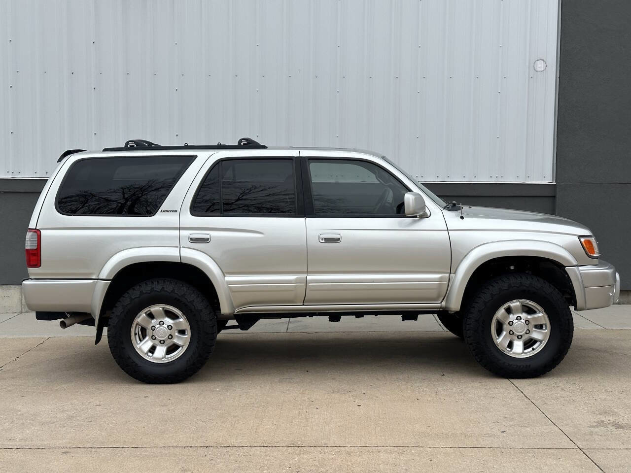Used 2000 Toyota 4Runner Limited image 26
