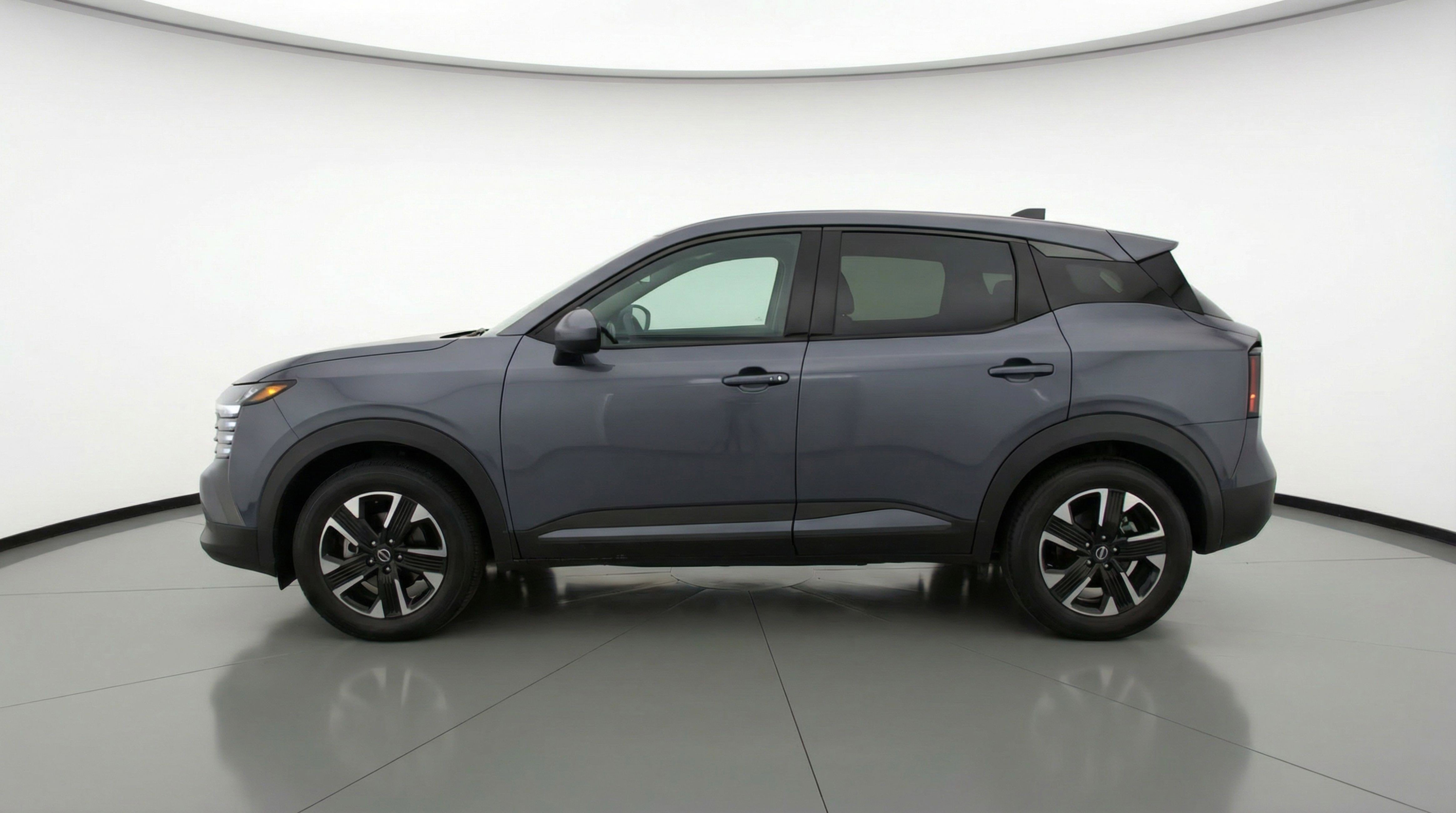 Used 2025 Nissan Kicks SV AWD/4WD image 5