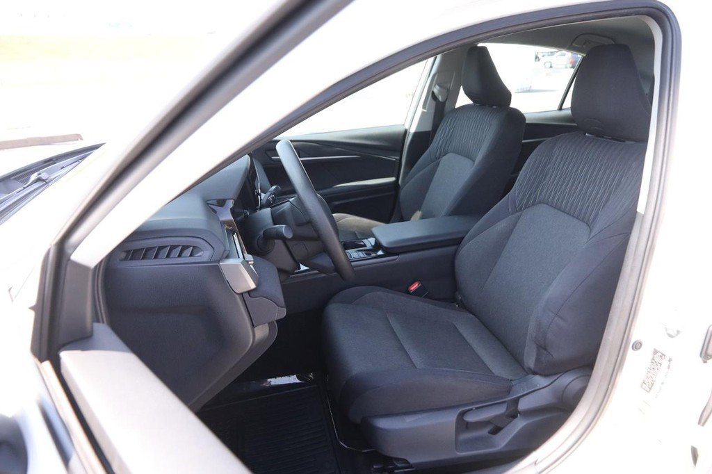 Used 2025 Toyota Camry LE image 8