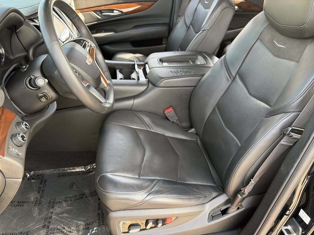 Used 2017 Cadillac Escalade Premium Luxury AWD/4WD image 12