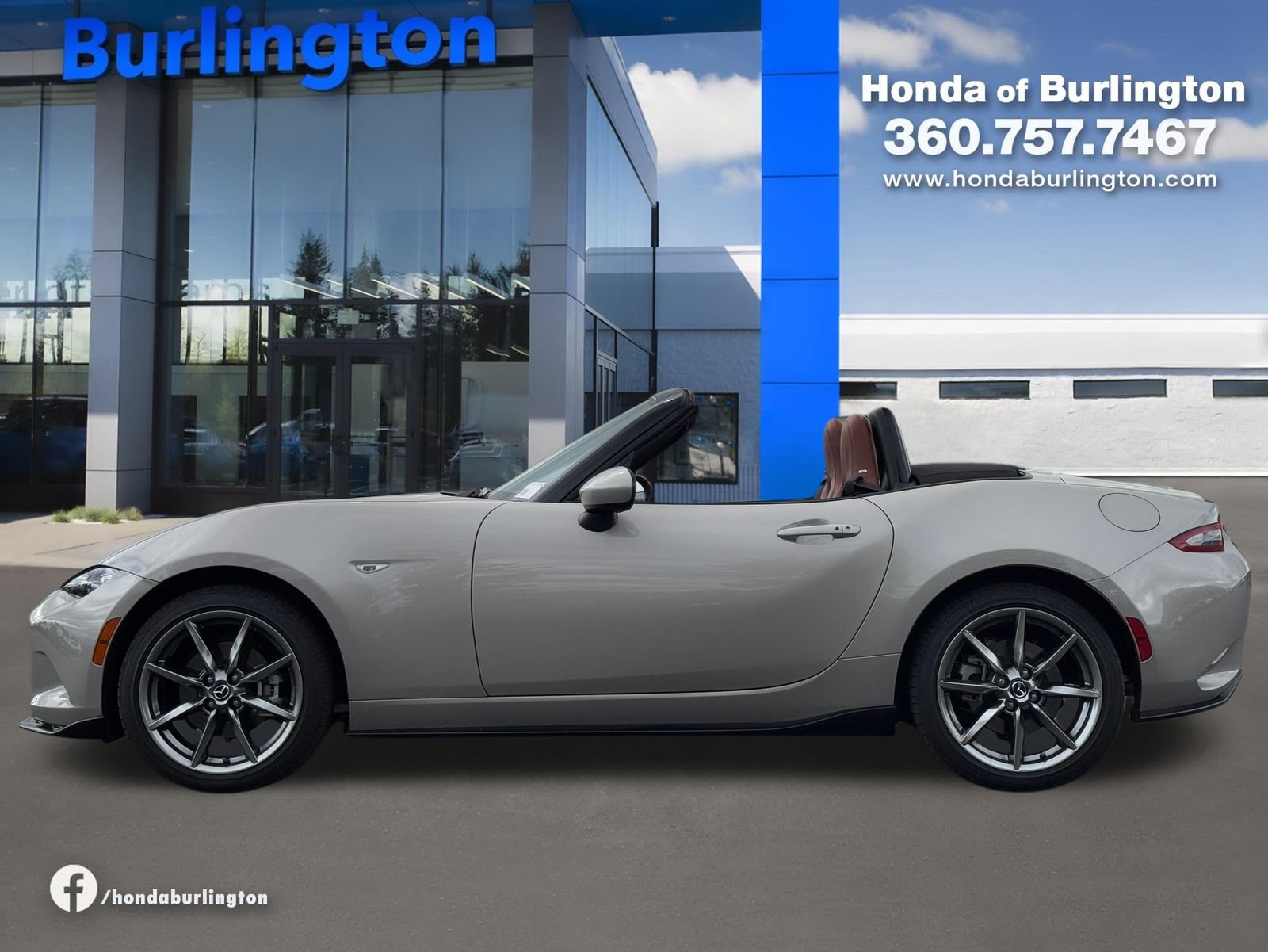 Used 2022 MAZDA MX-5 Miata Grand Touring w/ Appearance Package RWD image 3