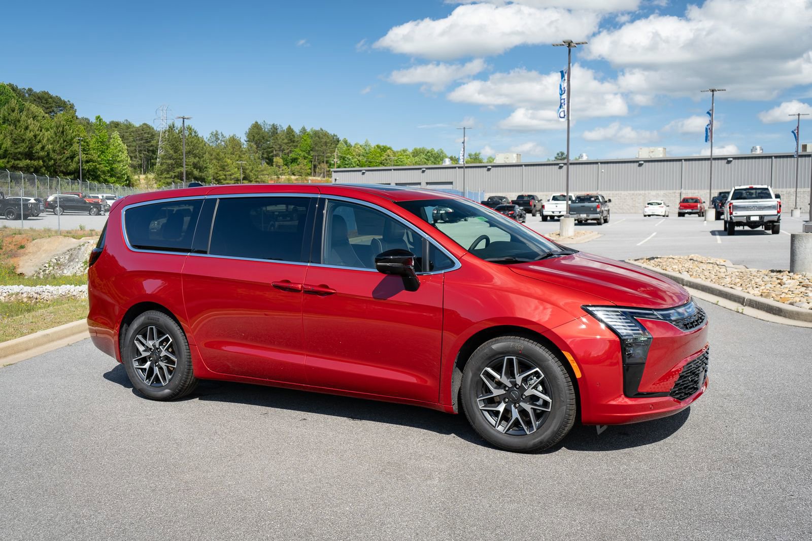 New 2027 Chrysler Pacifica Select FWD image 12