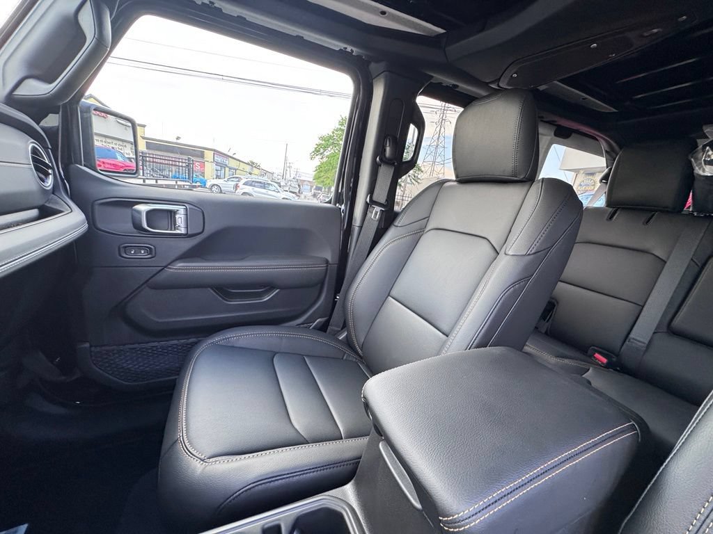 New 2026 Jeep Wrangler Unlimited Sahara AWD/4WD image 14