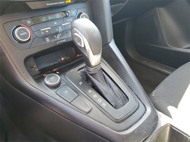Used 2018 Ford Focus SE w/ SE Appearance Package image 21