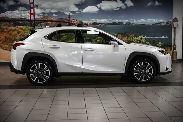 Certified 2025 Lexus UX 300h FWD w/ Accessory Package (Z2) image 5