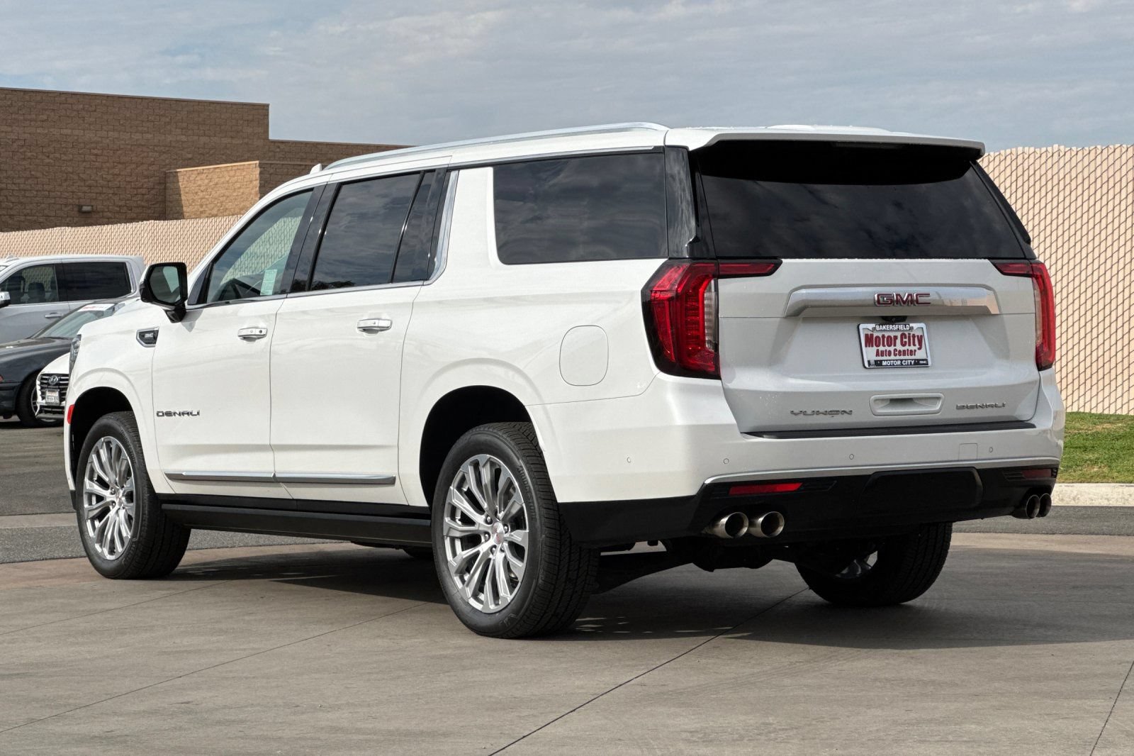 Certified 2024 GMC Yukon XL Denali w/ Advanced Technology Package AWD/4WD image 6
