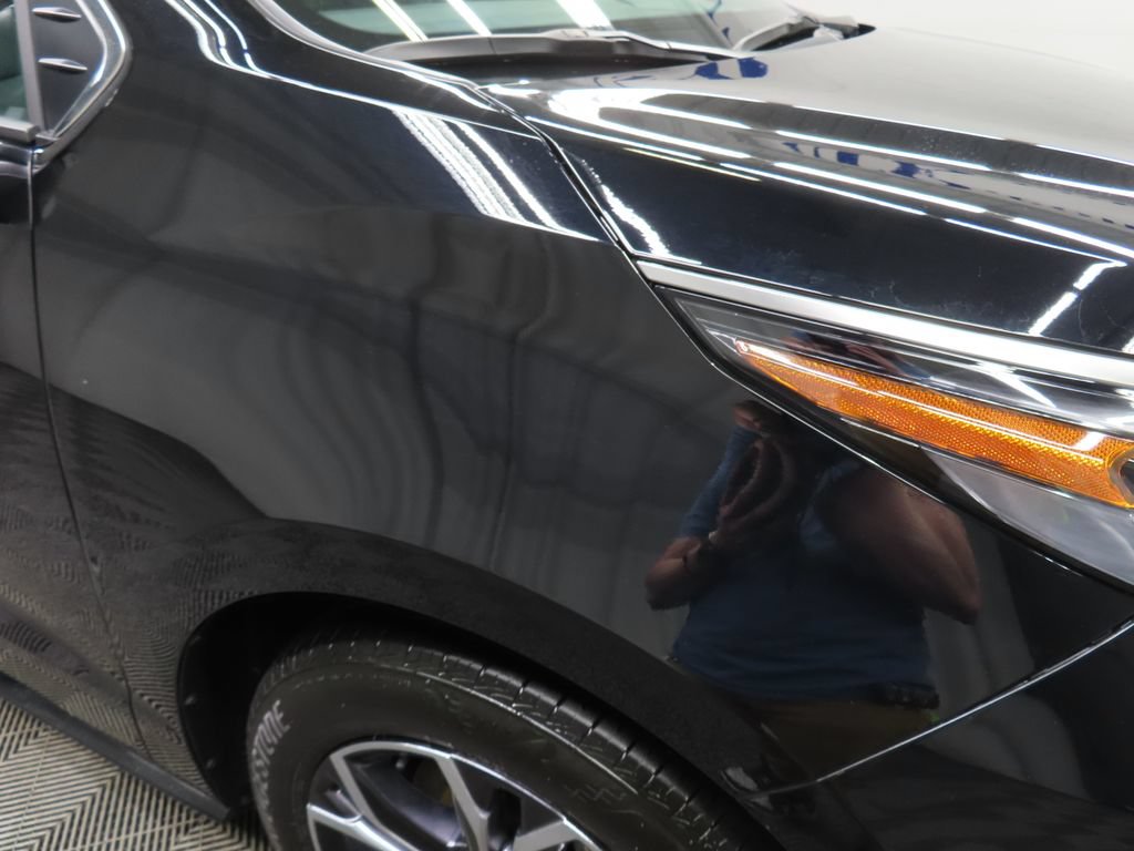 Used 2025 Toyota Sienna Platinum AWD/4WD image 38