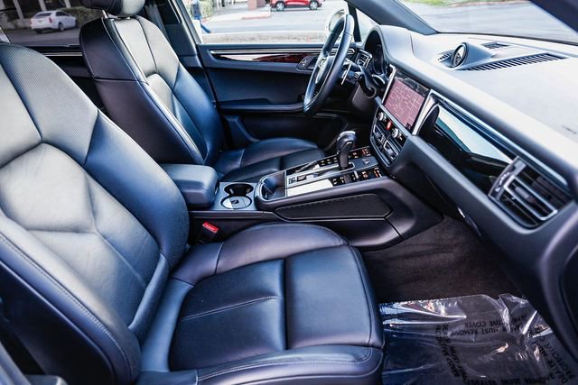 Used 2023 Porsche Macan image 17