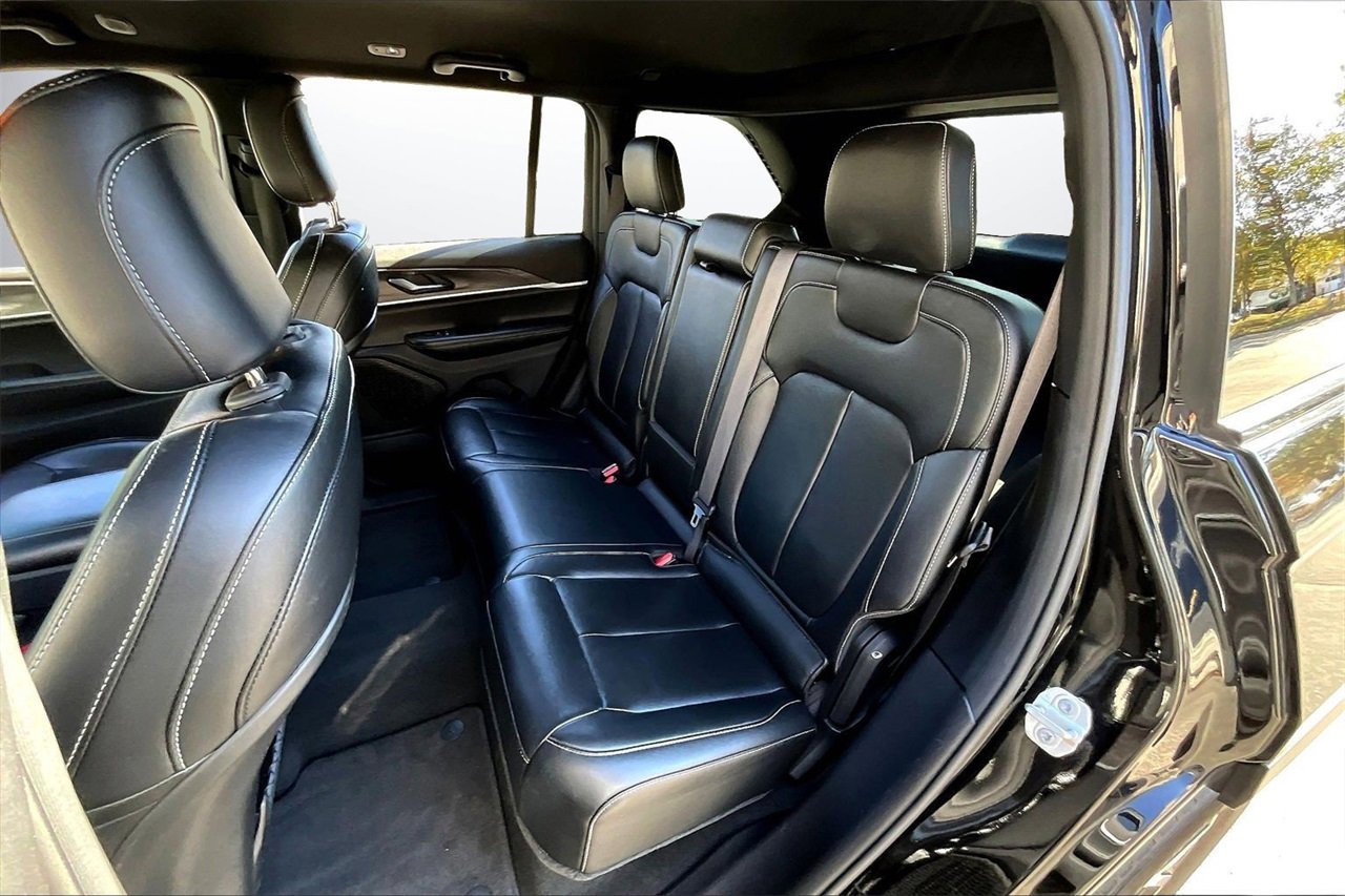 Certified 2024 Jeep Grand Cherokee Limited image 21