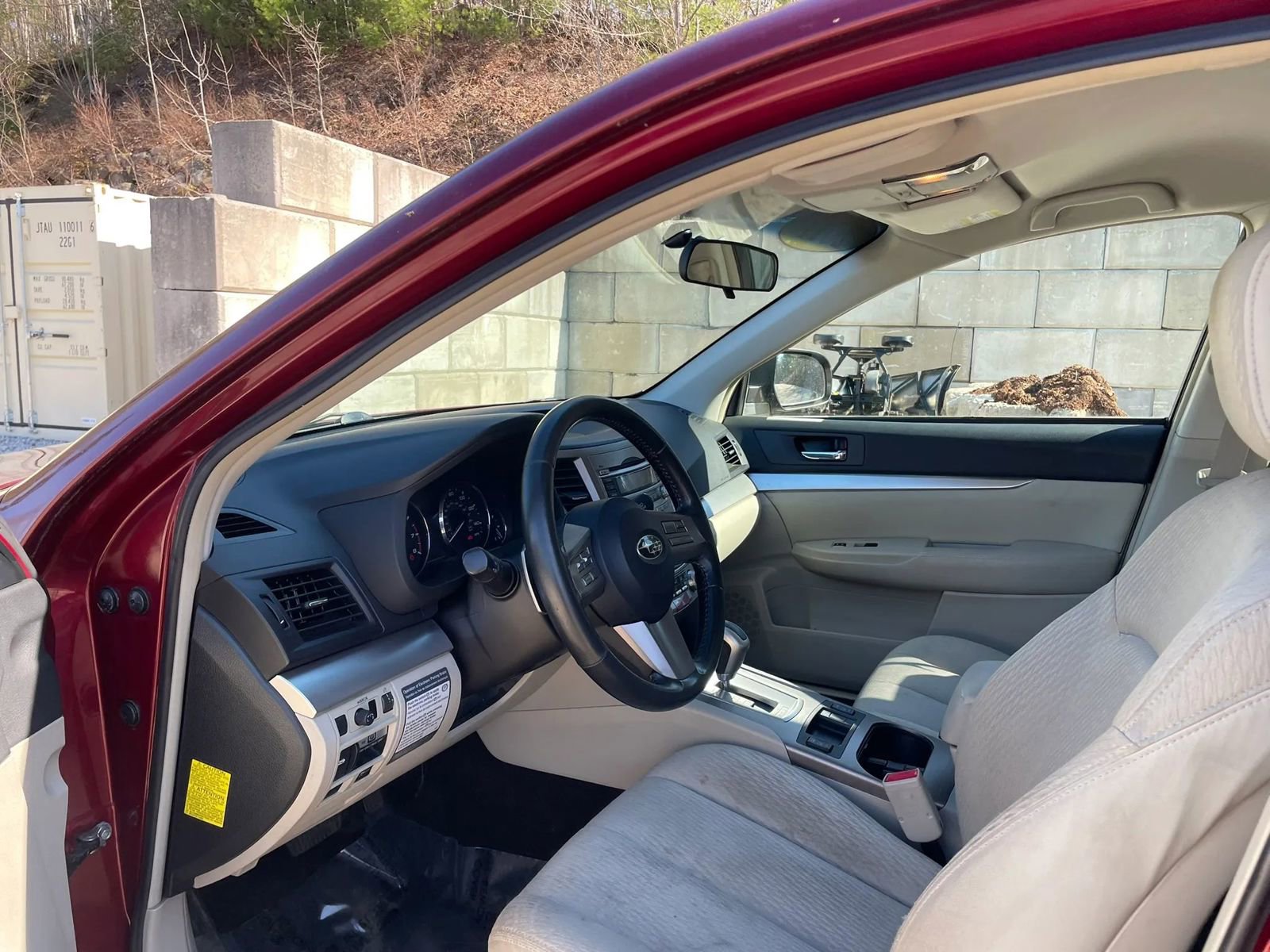 Used 2011 Subaru Outback 2.5i Premium w/ All-Weather Pkg image 10