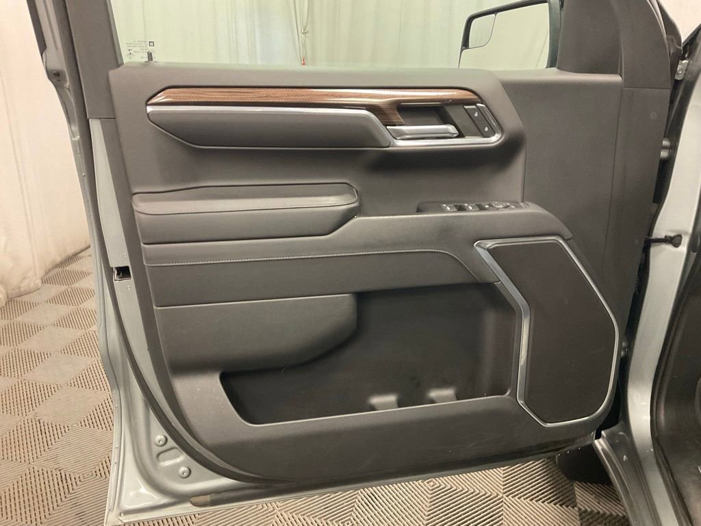 Used 2023 Chevrolet Silverado 1500 RST image 10