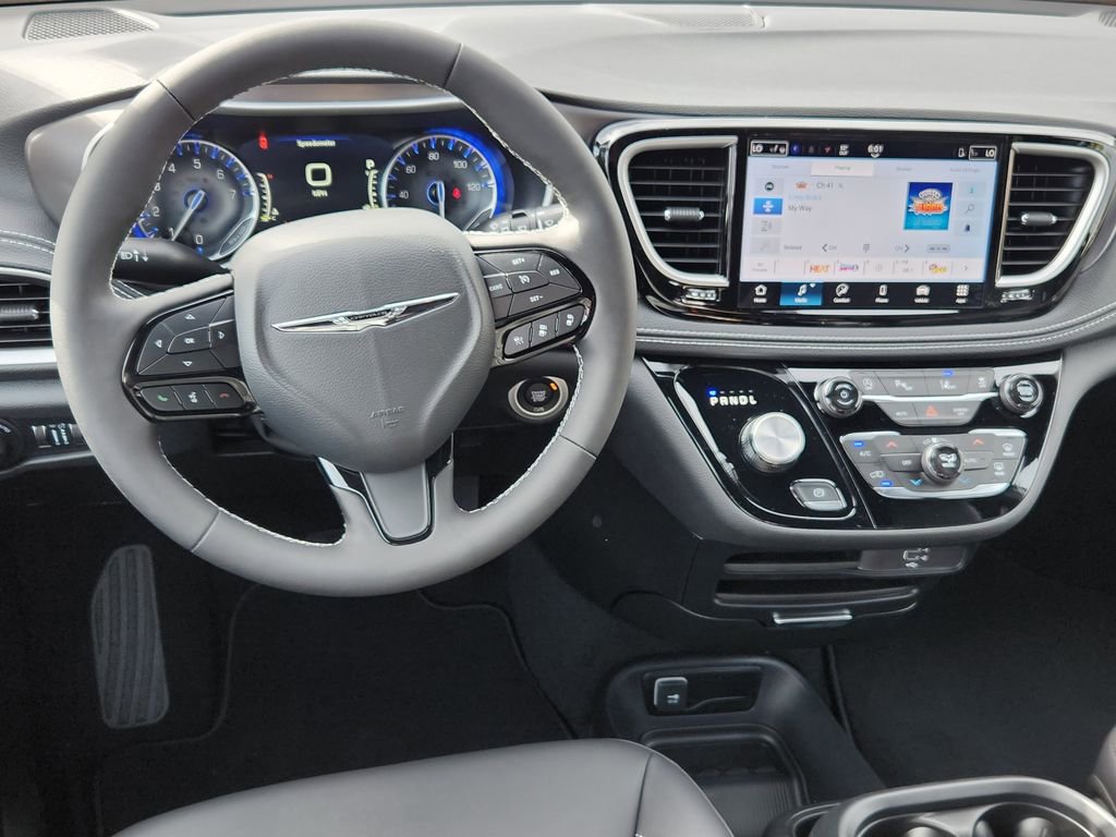 New 2026 Chrysler Pacifica Select w/ S Appearance Package image 9