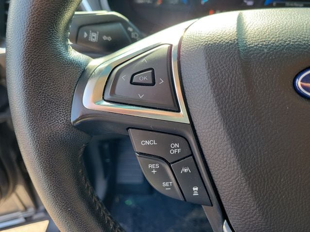 Used 2022 Ford Edge Titanium w/ Equipment Group 301A AWD/4WD image 21