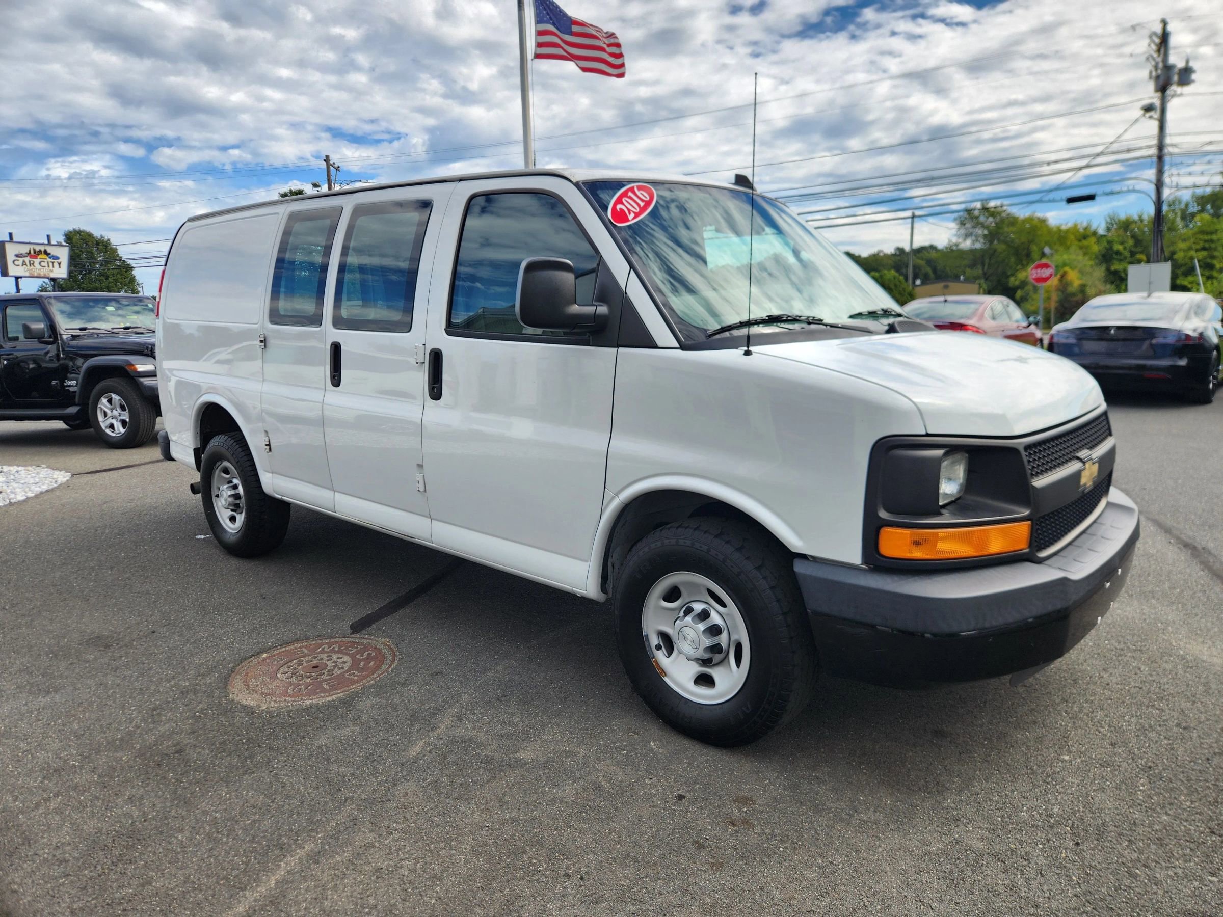 Used 2016 Chevrolet Express 2500 image 21