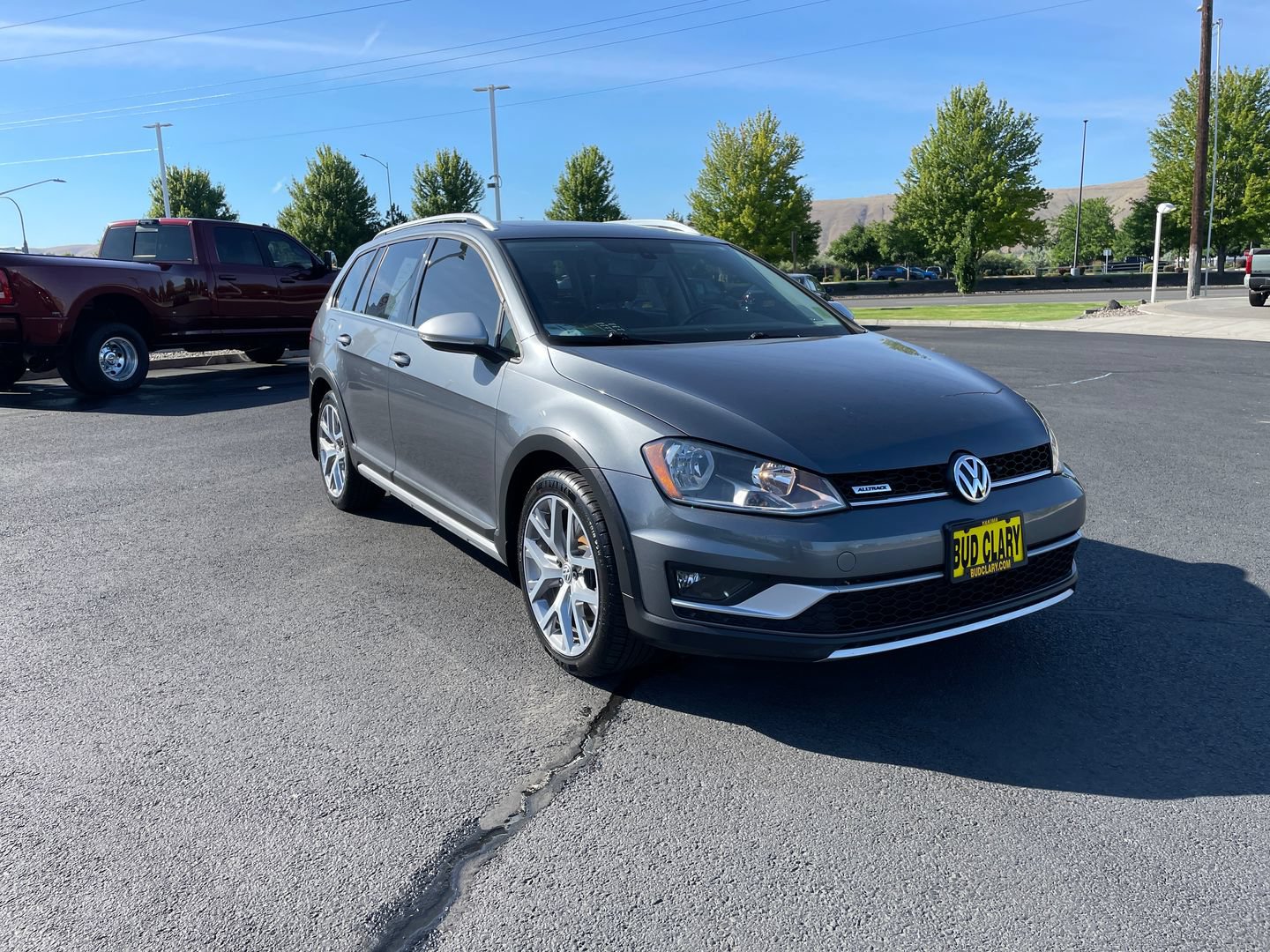 Used 2017 Volkswagen Golf Alltrack SEL AWD/4WD image 1