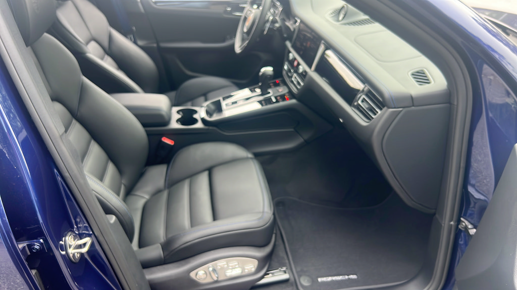 New 2026 Porsche Macan AWD/4WD image 22