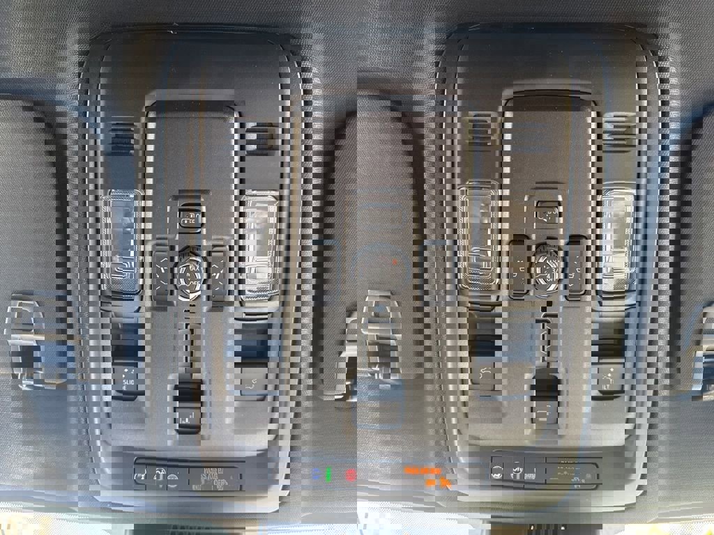 New 2025 GMC Yukon XL Denali w/ Sun & Power Step Package image 46