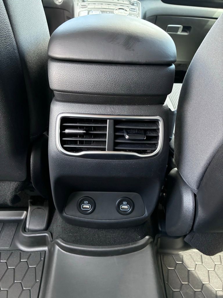 Used 2023 Hyundai Santa Fe SEL image 15