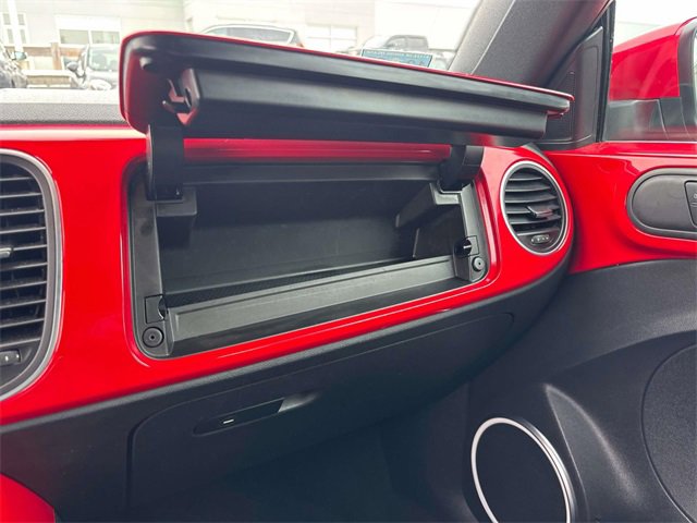 Used 2018 Volkswagen Beetle 2.0T S image 33