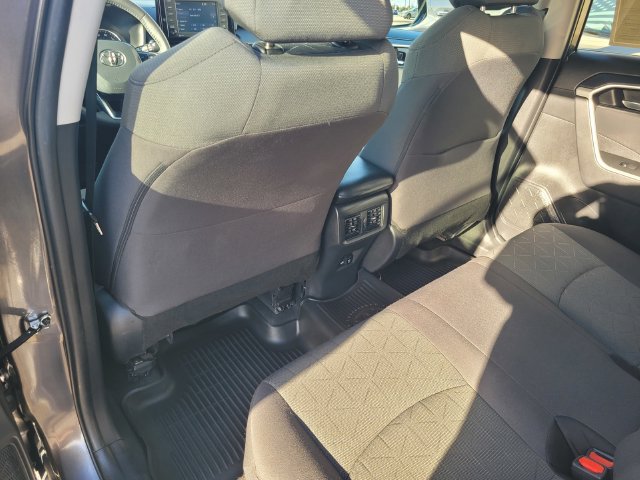 Used 2021 Toyota RAV4 XLE w/ Convenience Package AWD/4WD image 14