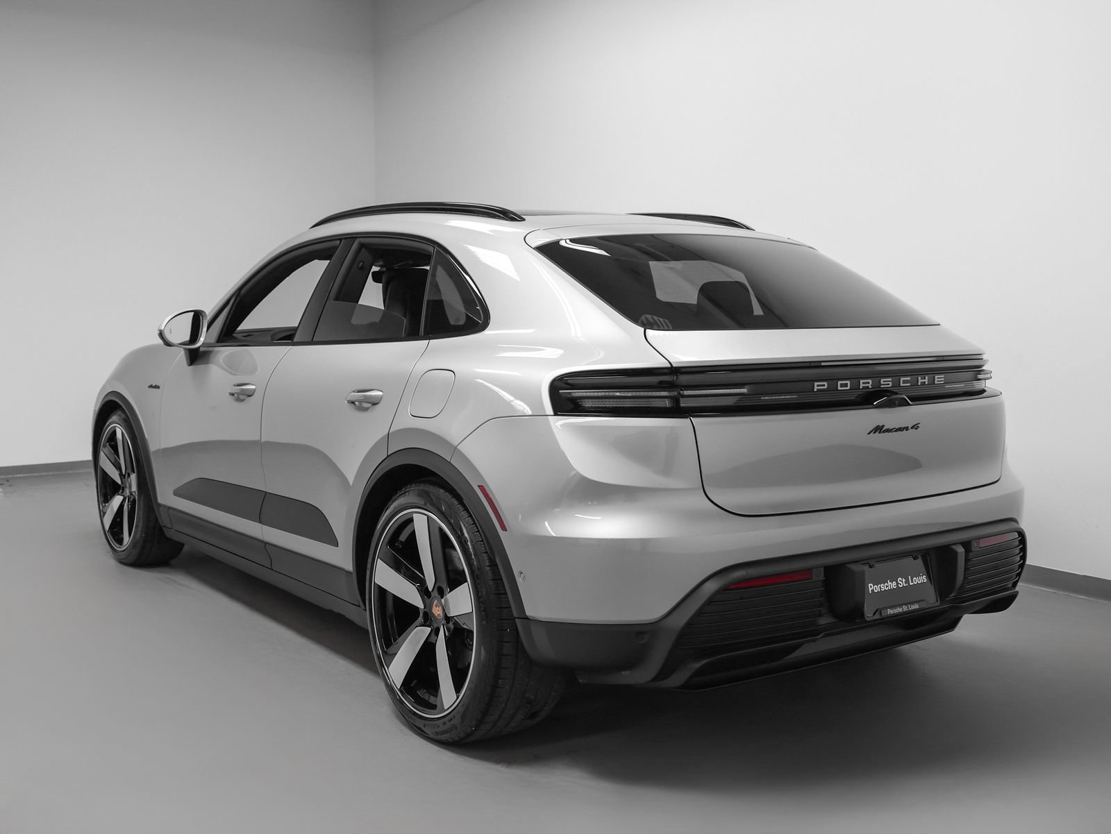 New 2026 Porsche Macan 4 Electric AWD/4WD image 3