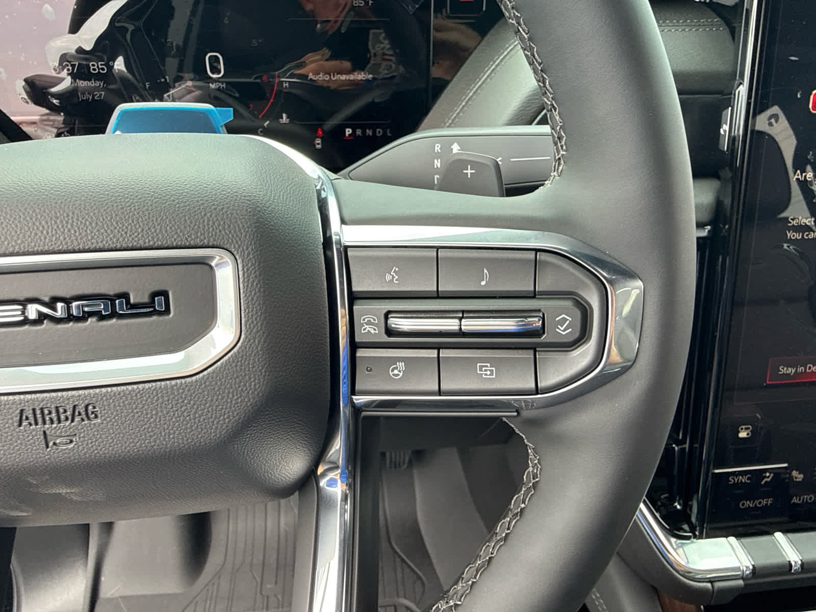 New 2026 GMC Yukon Denali w/ Advanced Technology Package AWD/4WD image 18